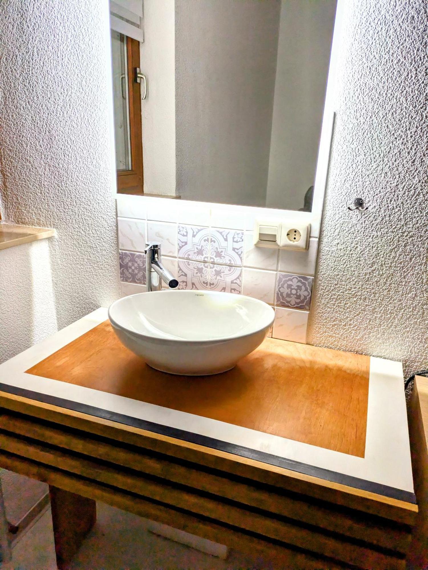 4 Zimmer Geraeumige Und Ruhig Gelegene Ferien- Und Monteurwohnung Nur Fuer Sie Allein Aujvari Vermietungen Spiegelberg Exterior photo